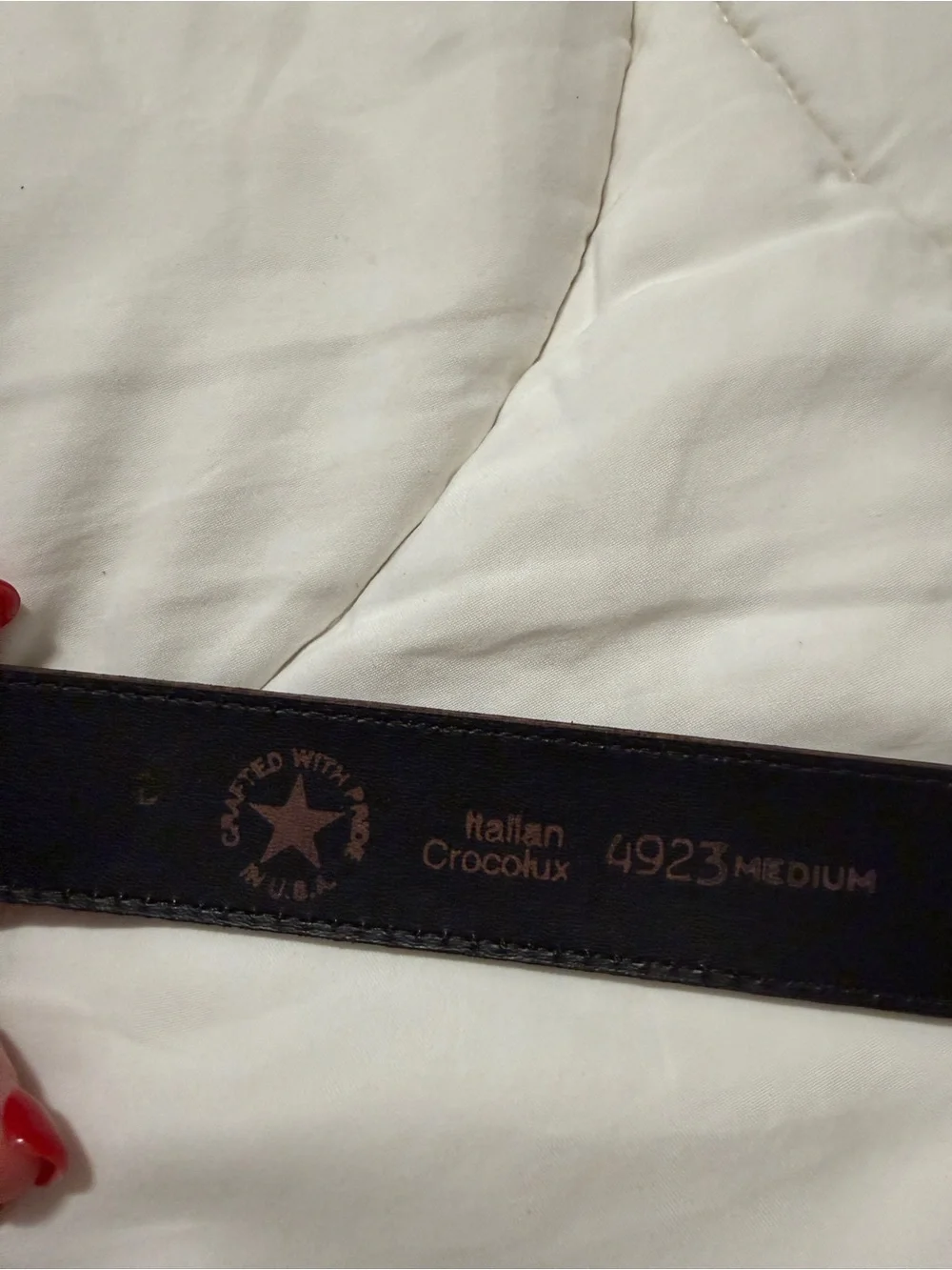 Vintage Women’s Brown Croc-Embossed Leather Belt with Gold Buckle